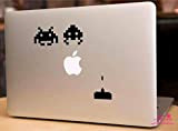 Artstickers - Adesivo per portatile da 15" e 17" - motivo: Space Invaders - per MacBook Pro Air Mac Portatile ...